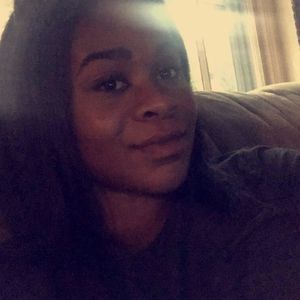 Meet your Posher, Ava